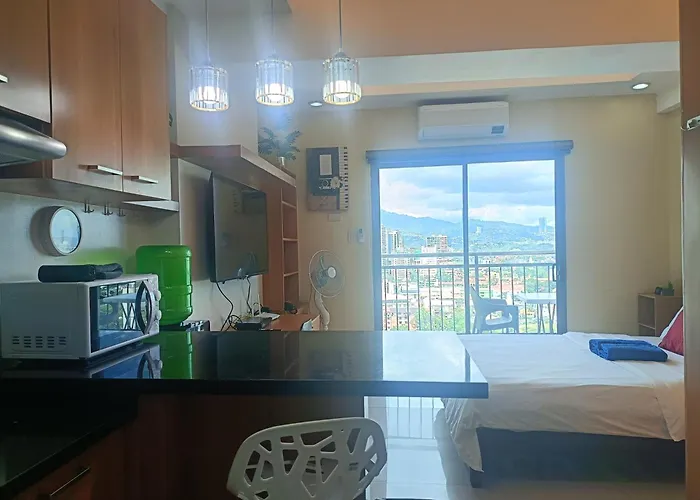Balcony Panorama For Workcation Couple Appartamento Cebu